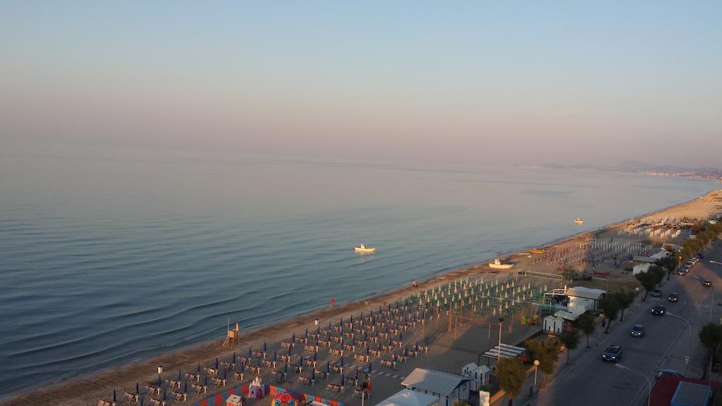 Hotel Nuovo Diana Senigallia Exterior foto